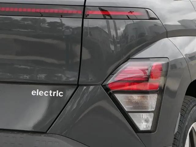 2025 Hyundai Kona EV SEL