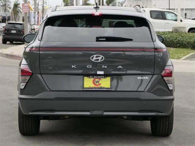 2025 Hyundai Kona EV SEL