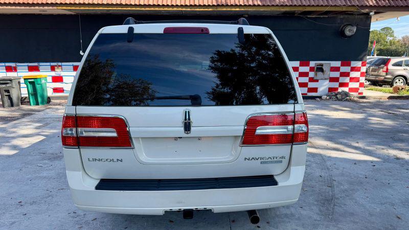 2008 Lincoln Navigator L Base