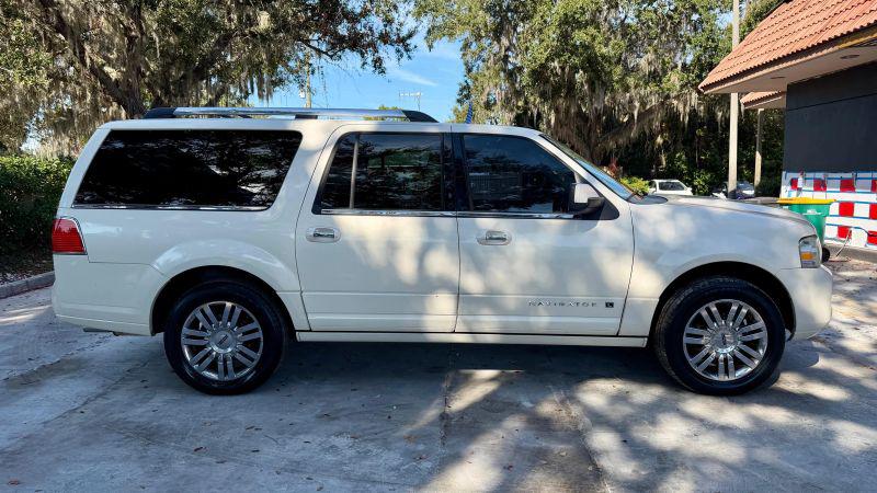 2008 Lincoln Navigator L Base