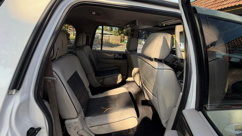 2008 Lincoln Navigator L Base