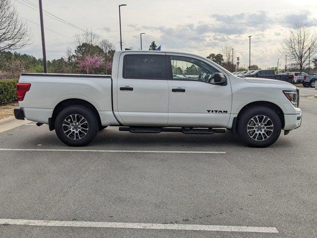 2024 Nissan TITAN Crew Cab SV 4x2