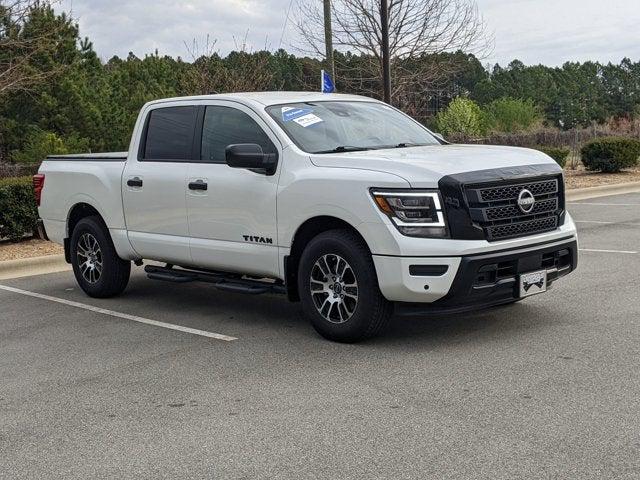 2024 Nissan TITAN Crew Cab SV 4x2