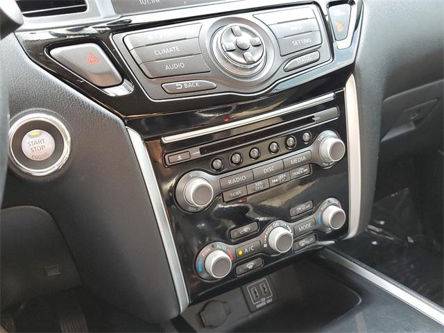 Used 2018 Nissan Pathfinder For Sale in Waterford Twp, MI