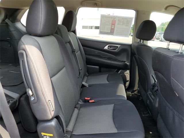 Used 2018 Nissan Pathfinder For Sale in Waterford Twp, MI