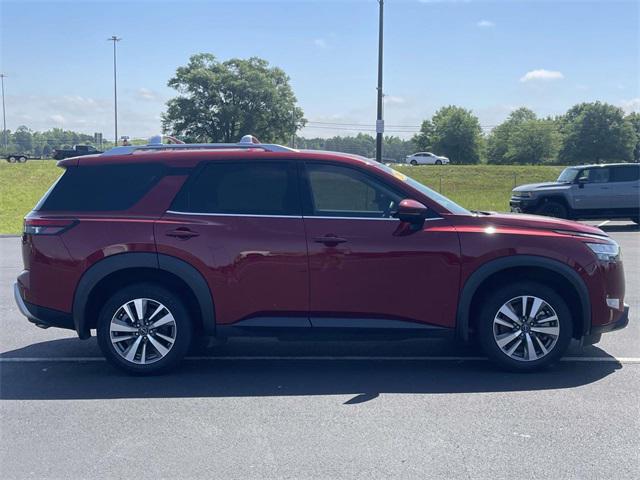 2023 Nissan Pathfinder SL 4WD