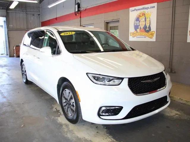 2022 Chrysler Pacifica Hybrid Touring L for sale in Lake Wales, FL