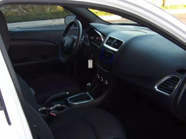 2014 Dodge Avenger SE