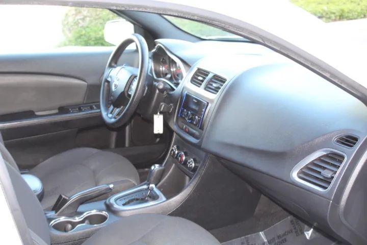 2014 Dodge Avenger SE