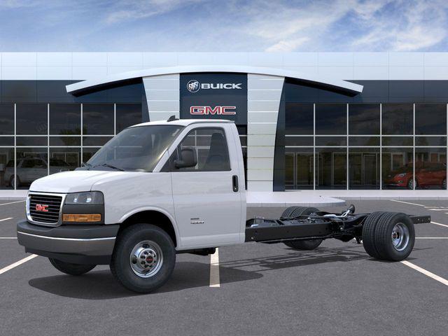 2025 GMC Savana Cutaway Work Van