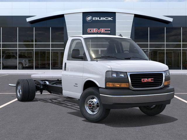 2025 GMC Savana Cutaway Work Van