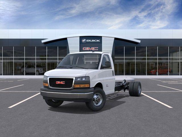 2025 GMC Savana Cutaway Work Van