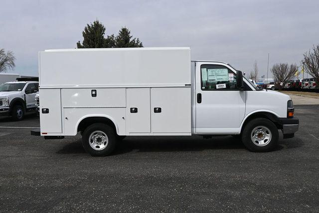 2024 Chevrolet Express Cutaway Work Van