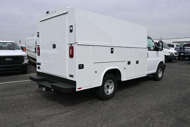 2024 Chevrolet Express Cutaway Work Van