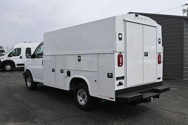2024 Chevrolet Express Cutaway Work Van