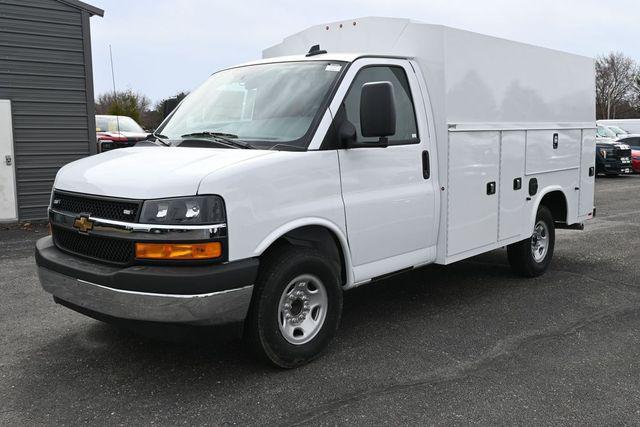 2024 Chevrolet Express Cutaway Work Van