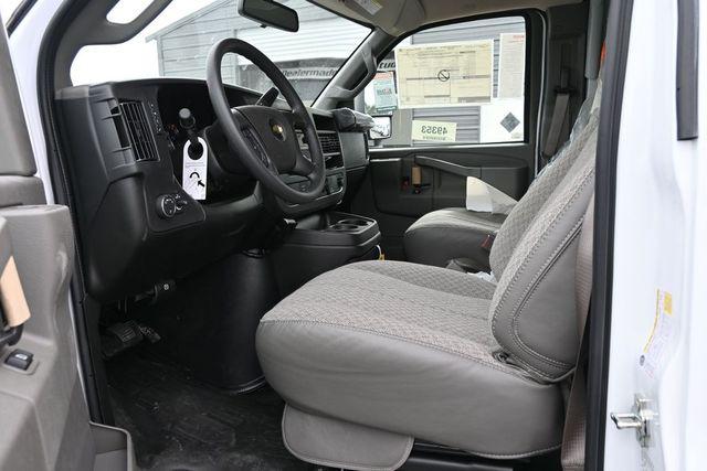 2024 Chevrolet Express Cutaway Work Van