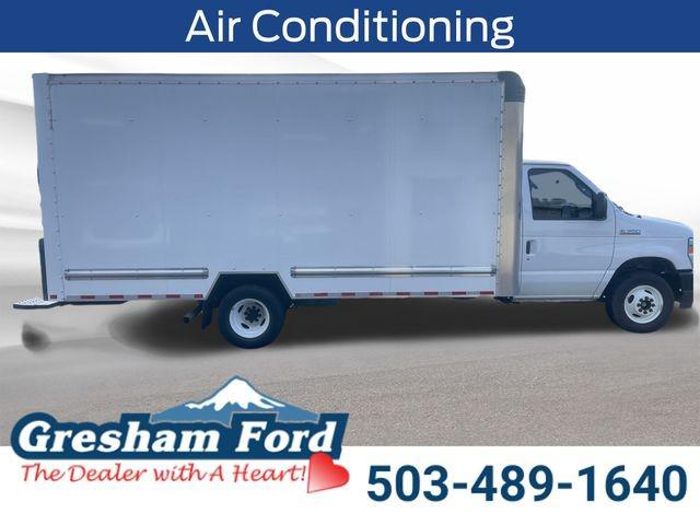 2022 Ford E-350 Cutaway Base
