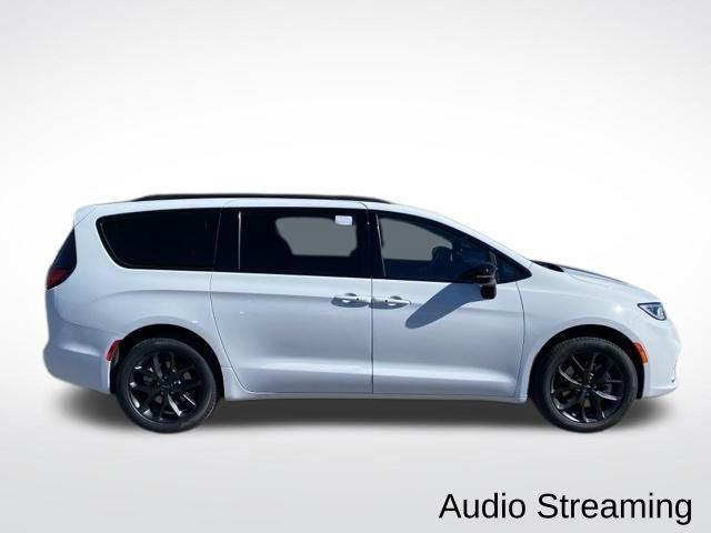 2024 Chrysler Pacifica Touring L AWD