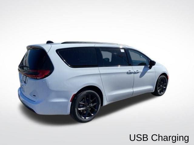 2024 Chrysler Pacifica Touring L AWD