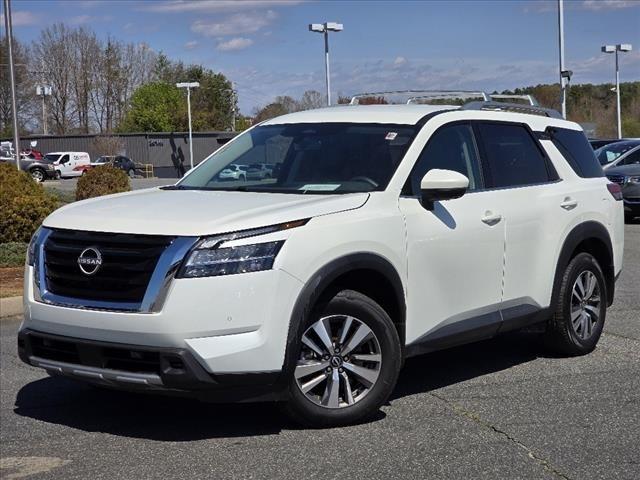 2023 Nissan Pathfinder SL 4WD