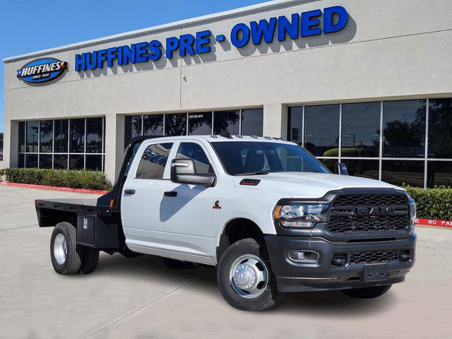 2023 RAM 3500 Tradesman Crew Cab 4x4 8 Box