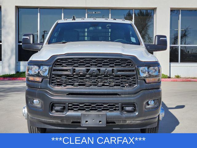 2023 RAM 3500 Tradesman Crew Cab 4x4 8 Box
