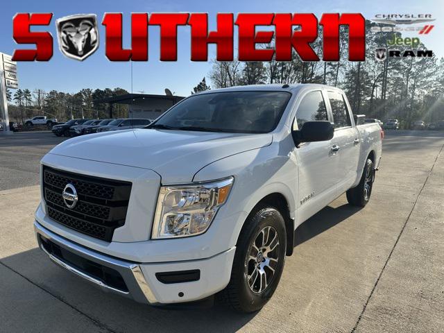 2021 Nissan TITAN Crew Cab SV 4x2