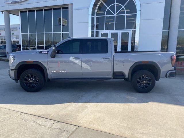 2025 GMC Sierra 2500HD 4WD Crew Cab Standard Bed AT4