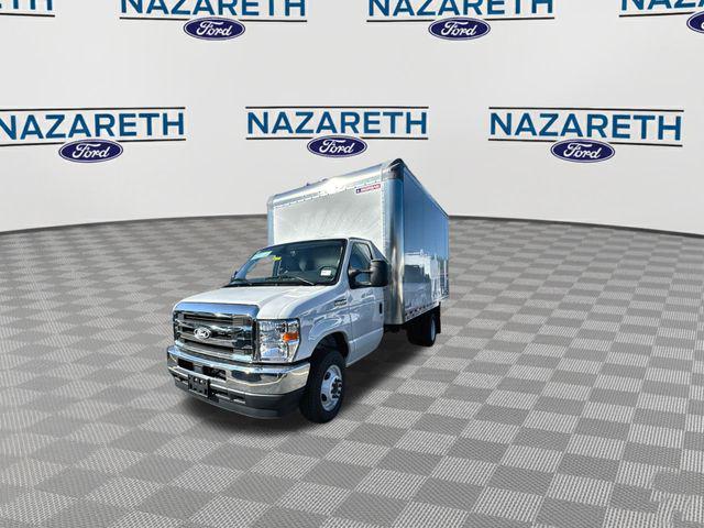 2026 Ford E-350 Cutaway Base
