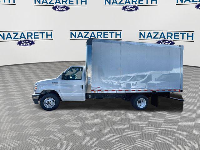 2026 Ford E-350 Cutaway Base