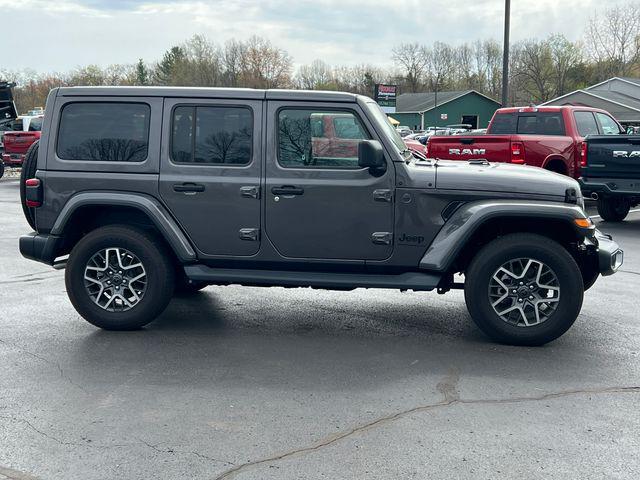 2025 Jeep Wrangler 4-Door Sahara 4x4
