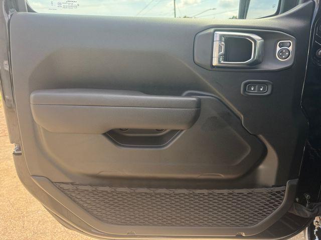 2025 Jeep Wrangler 4-Door Summit 4x4