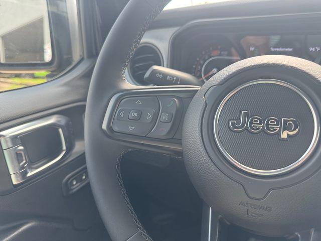 2025 Jeep Wrangler 4-Door Summit 4x4