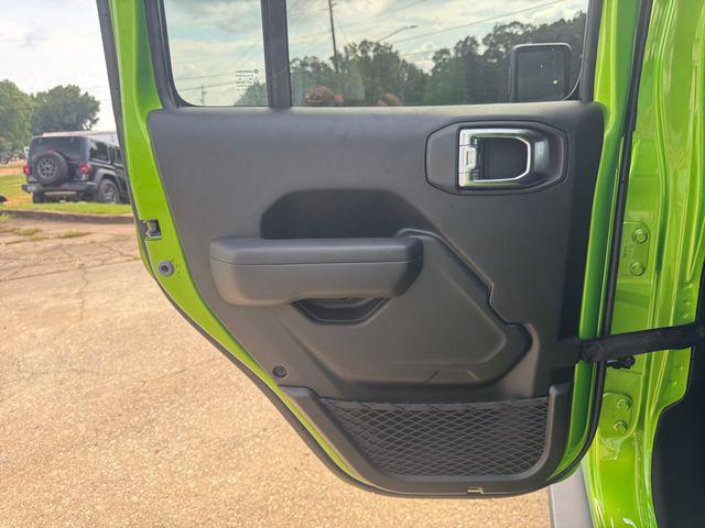 2025 Jeep Wrangler 4-Door Summit 4x4