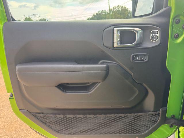 2025 Jeep Wrangler 4-Door Summit 4x4