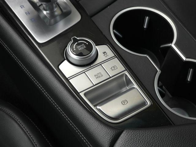 2023 Genesis G70 2.0T RWD