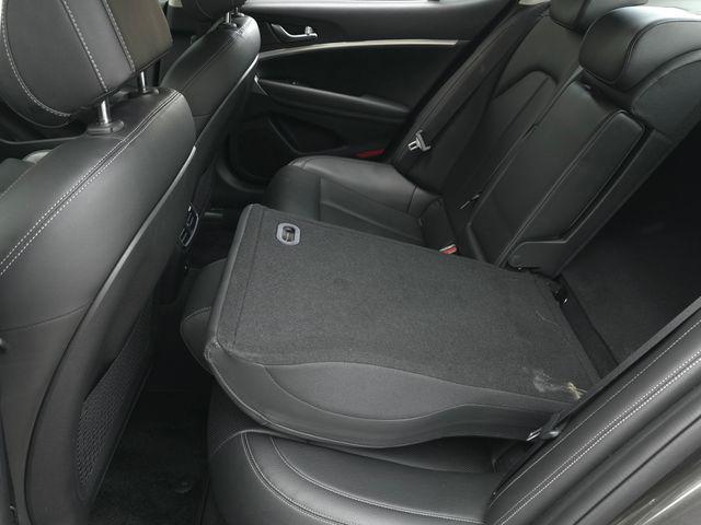 2023 Genesis G70 2.0T RWD