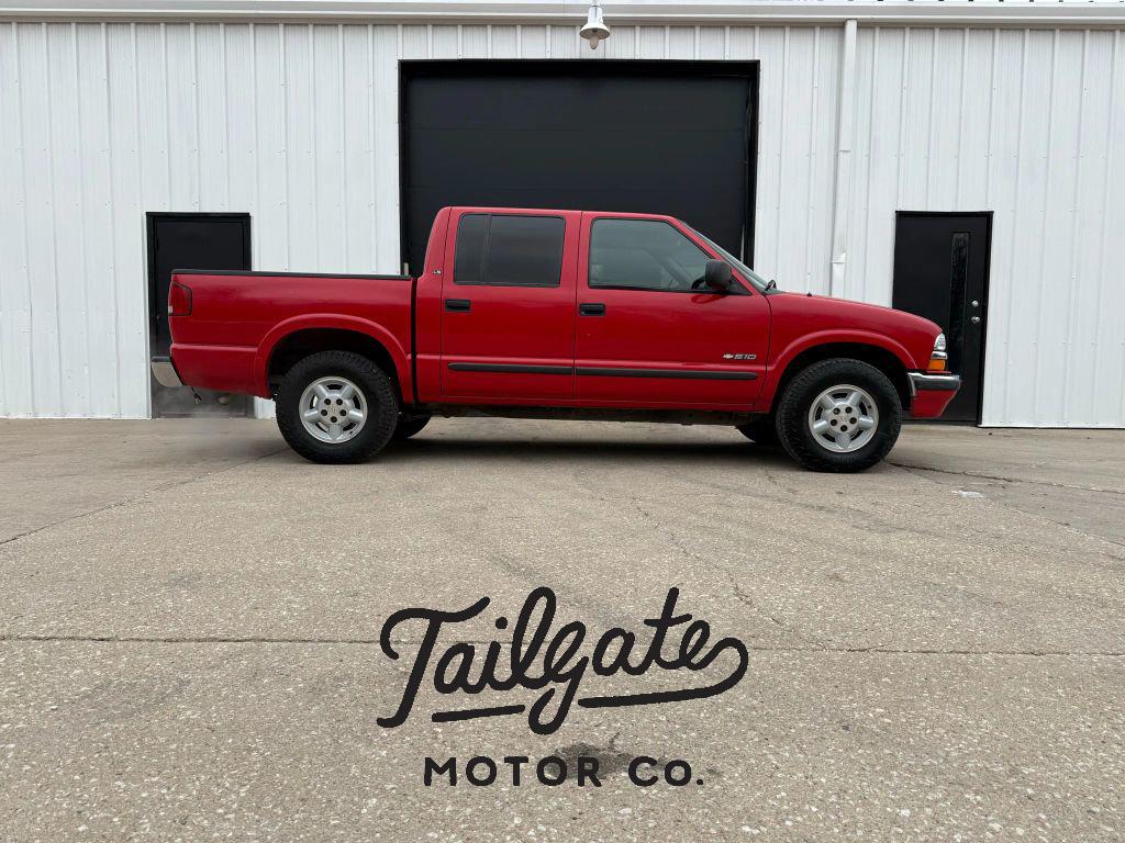 2001 Chevrolet S-10 LS's photo