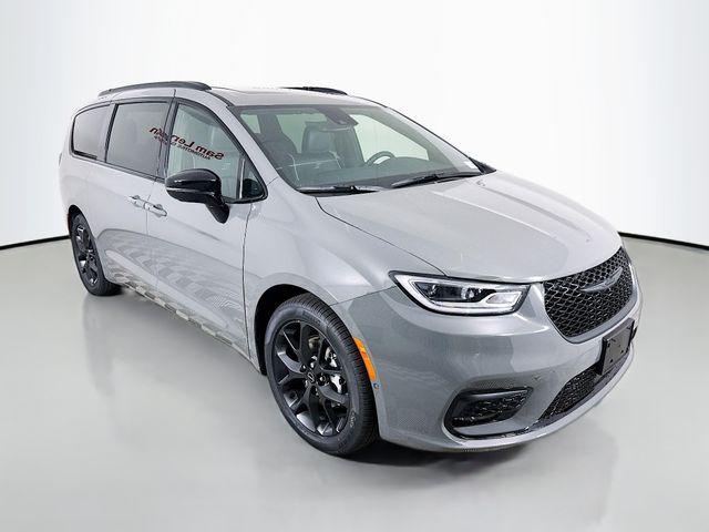 2025 Chrysler Pacifica PACIFICA LIMITED
