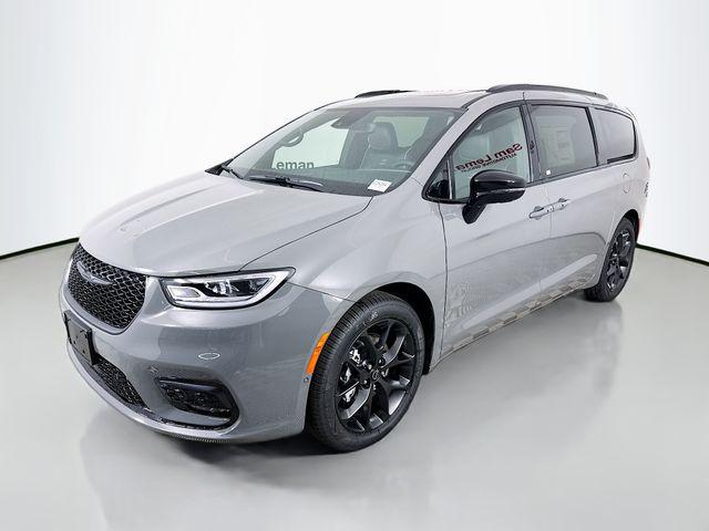 2025 Chrysler Pacifica PACIFICA LIMITED
