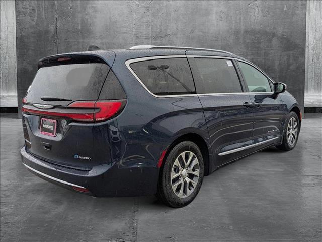 2025 Chrysler Pacifica Hybrid PACIFICA PLUG-IN HYBRID PINNACLE