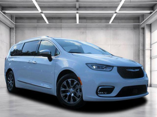 2025 Chrysler Pacifica Hybrid PACIFICA PLUG-IN HYBRID PINNACLE