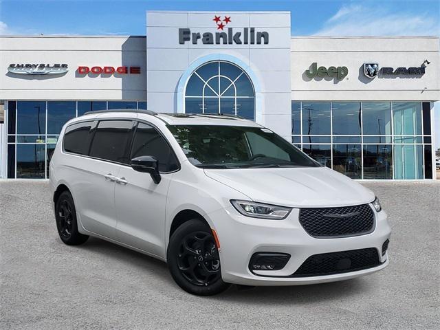 2025 Chrysler Pacifica Hybrid PACIFICA PLUG-IN HYBRID S APPEARANCE