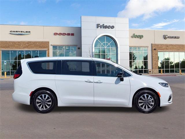 2025 Chrysler Pacifica Hybrid PACIFICA PLUG-IN HYBRID SELECT