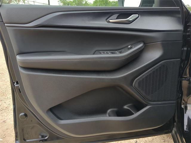 2025 Jeep Grand Cherokee GRAND CHEROKEE L LAREDO X 4X4