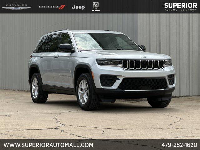 2025 Jeep Grand Cherokee GRAND CHEROKEE LAREDO X 4X4