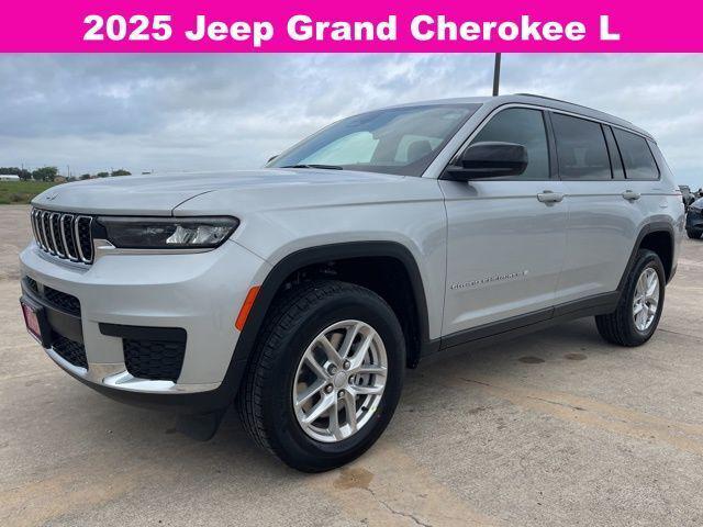2025 Jeep Grand Cherokee GRAND CHEROKEE L LAREDO X 4X2