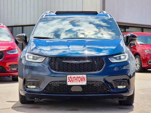 2025 Chrysler Pacifica Hybrid PACIFICA PLUG-IN HYBRID S APPEARANCE