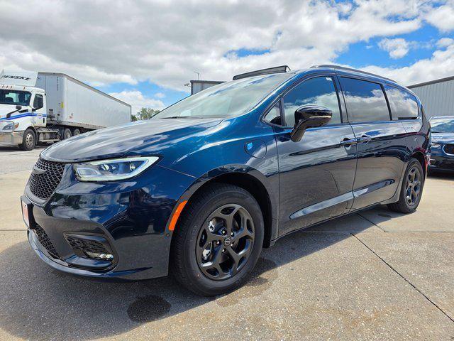 2025 Chrysler Pacifica Hybrid PACIFICA PLUG-IN HYBRID S APPEARANCE